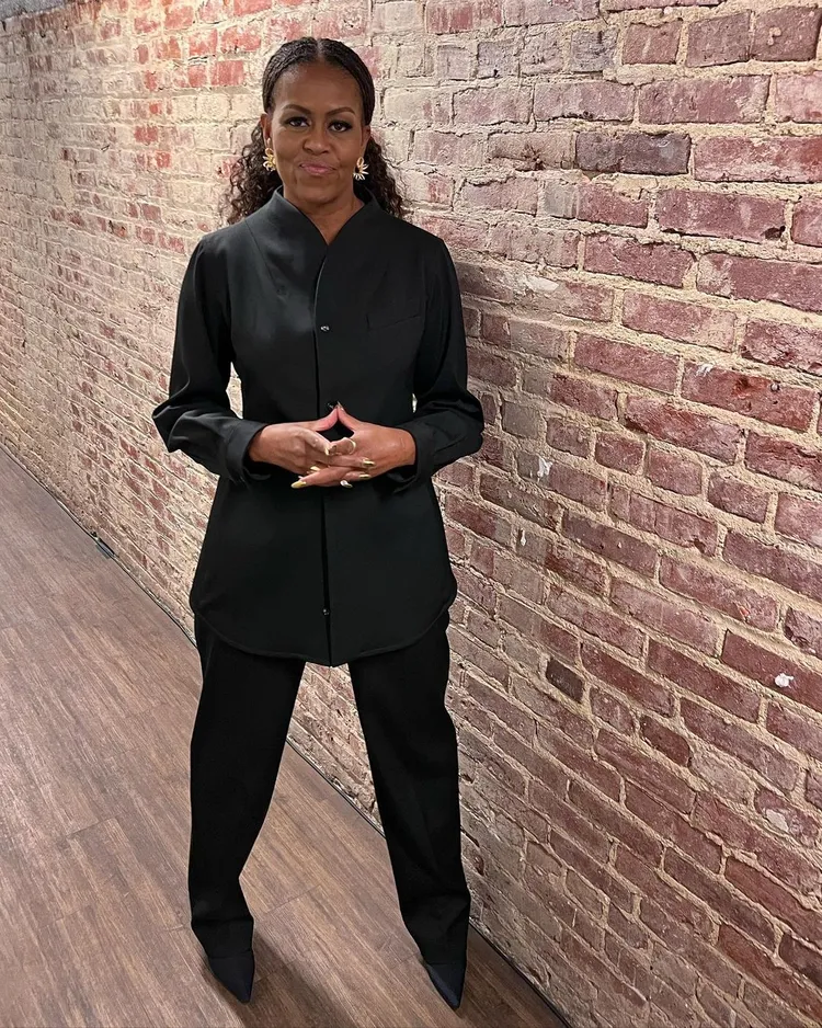 蜜雪兒日前一襲義大利精品BOTTEGA VENETA褲裝造型獲得不少好評。翻攝meredithkoop IG