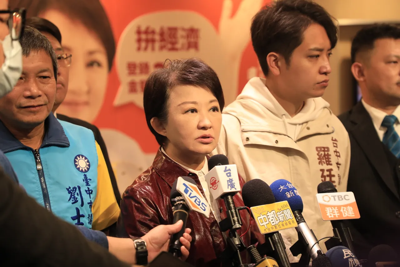 台中市長盧秀燕說市府協助檢方釐清事故發生原因並慰問家屬,也提醒年關將至大家要注意行車安全。曾雪蒨攝