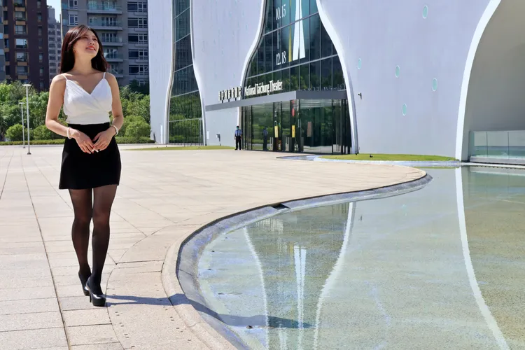 黑絲美腿動態走位讓《壹蘋》拍好拍滿。張喆喜攝