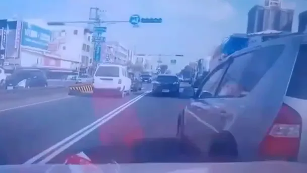 鬼切後兩車追撞。取自爆料公社