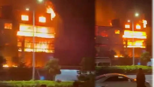 烈焰沖天!嘉義民雄暗夜惡火 傢俱行全面燃燒