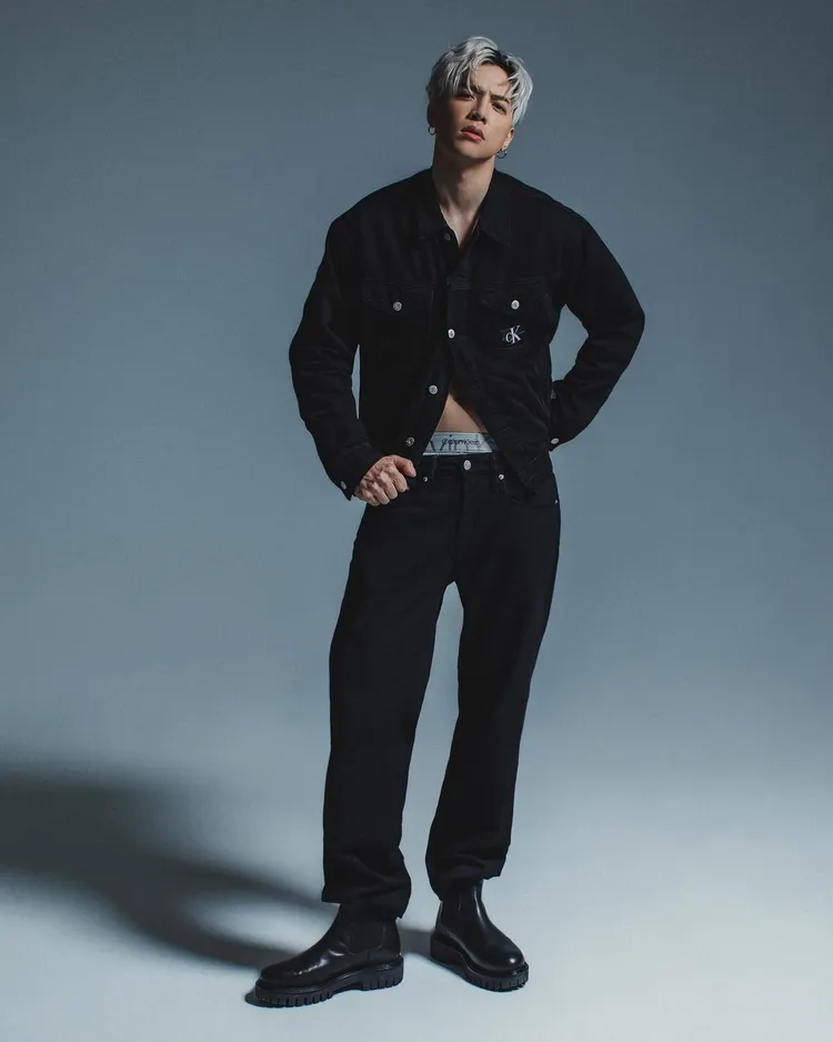 J.Sheon覺得男生要有牛仔褲，很適合男生。翻攝jsheonofficial IG