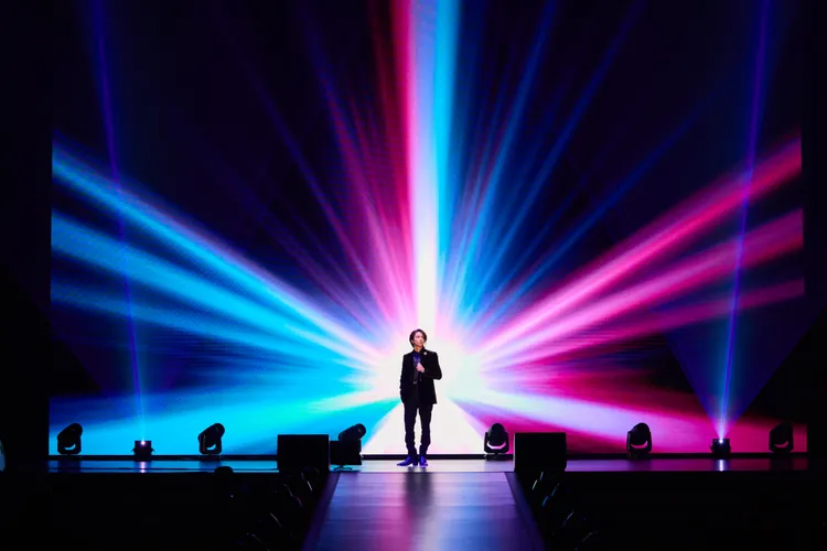 山下智久在寶格麗BVLGARI Avrora Awards頒獎典禮開唱。品牌提供