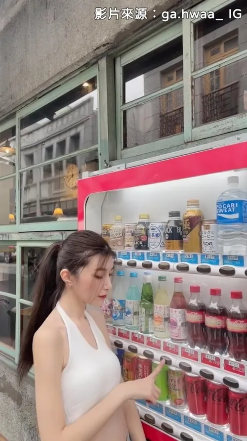 不少網友都被她電到，發現她按的是我的心。IG @ga.hwaa 授權
