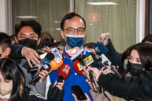 不想面對？朱立倫被問2024民調打斷記者喊「百分之百」　頭也不回走人