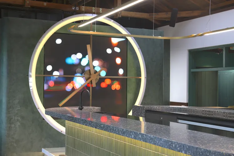 吧台區將會設置為高腳椅座位區。光一提供