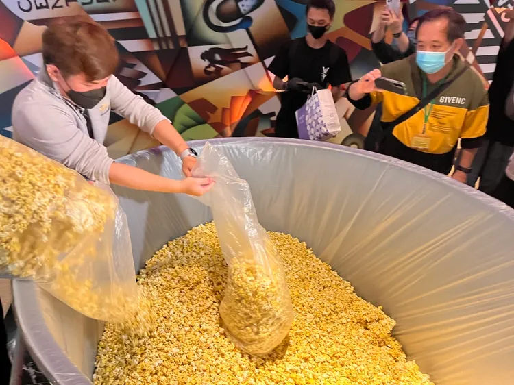 1600公升的大水桶容量十分驚人。讀者提供