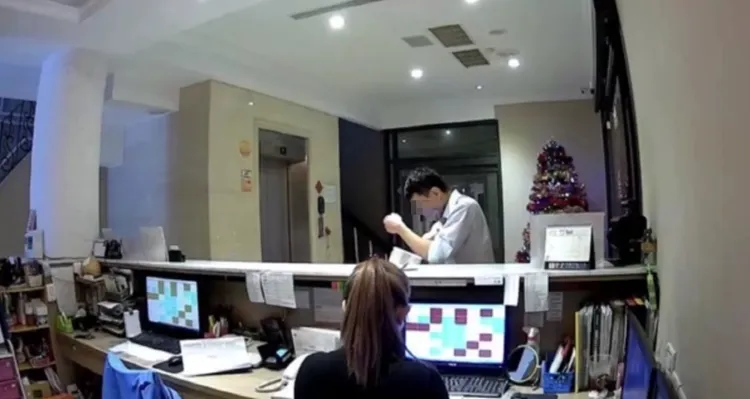 羅姓男子入住旅店時，眼神不對焦、走路搖晃，加上五個字的名字末兩字為「佛祖」，讓工作人員印象深刻。讀者提供