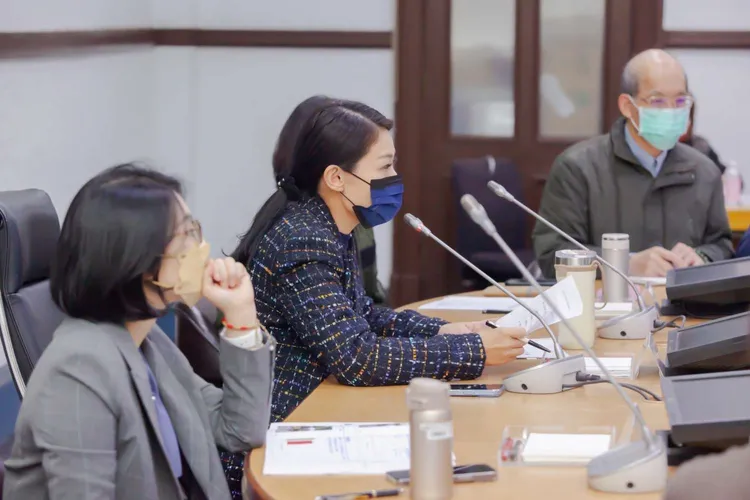 高虹安宣布成立交通改善小組，由她本人親自擔任組長，並責成交通處持續監控。新竹市政府提供