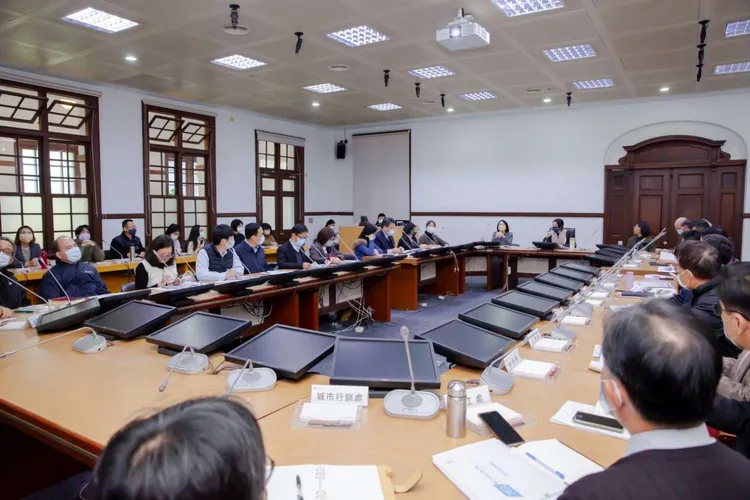 高虹安首先勉勵各局處首長，期許新任局處長能夠一展長才。新竹市政府提供