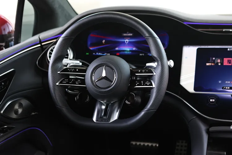 AMG專屬方向盤握感極佳。翁玉信攝