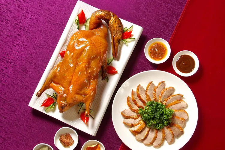 明爐燒肥鴨2,288元。台北天成大飯店提供