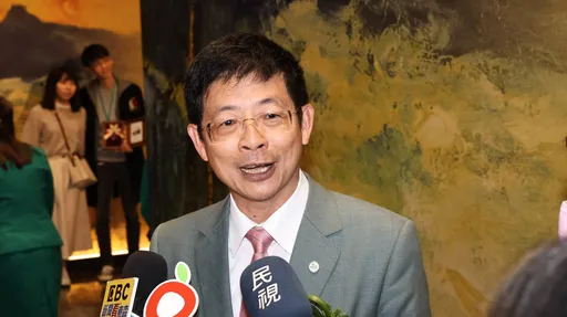 玉山銀邀全球畫家畫玉山 玉山銀董座最愛的作品是這幅