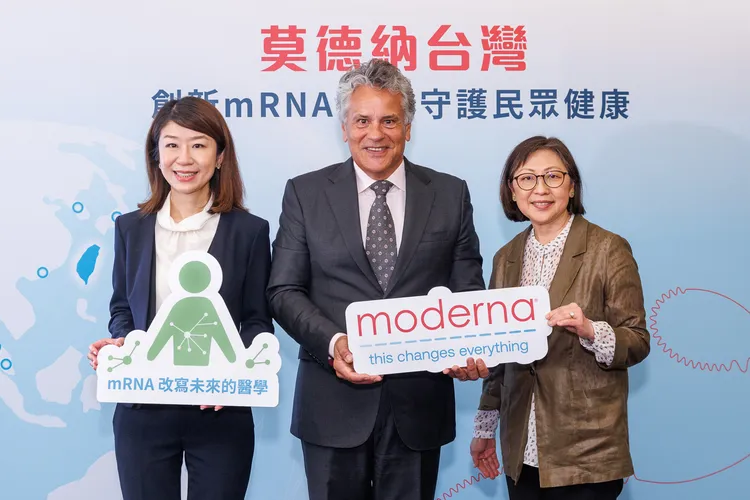 全球資深副總裁Patrick Bergstedt(中)首次訪台，將拜會衛福部。莫德納提供