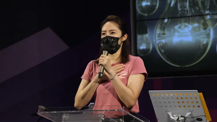 洪百榕。引自藝之星