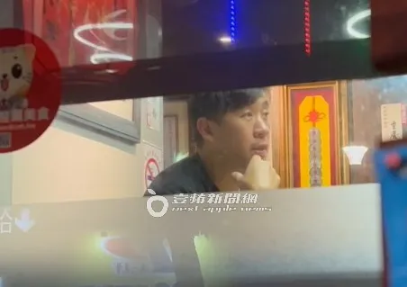 楊哲宜教練隨後也前來加入這場籃壇的聚餐。特勤中心攝