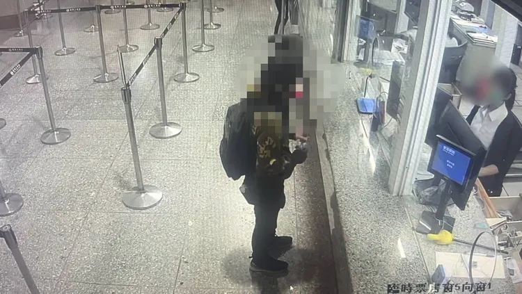 呂男犯案後在火車站搭車回台中。民眾提供