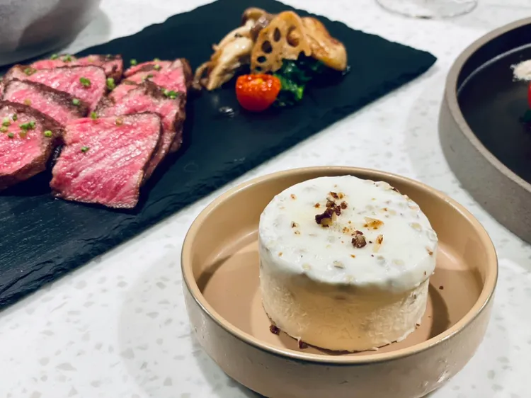 「蕎麥奶油起司冰淇淋」奶香濃郁甜而不膩。曾仲葳攝