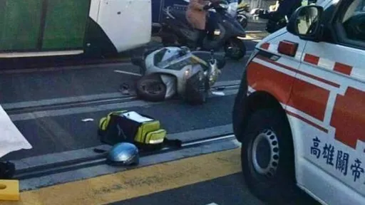 阿伯騎車撞輕軌身亡　網友點破高雄人轉彎這習慣會嚇死司機員