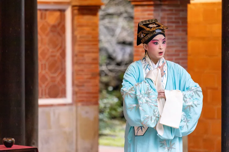 春節時刻能於東方宅院內，體驗從前大戶人家品燈果賞戲曲的逸趣是難得的享受。南園提供