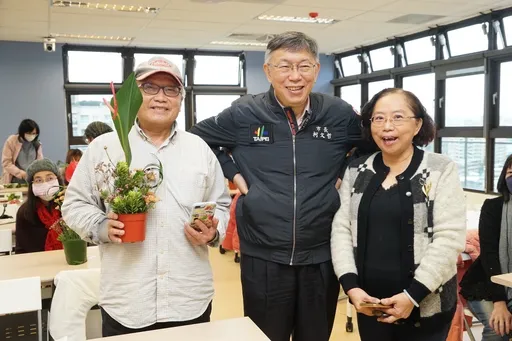 15天內連跑日星!報復性出訪挨轟 柯文哲:搭半夜廉航見「重量級人物」