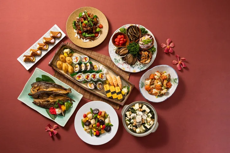 新竹喜來登「迎月庭日式料理」內含「盛合壽司盤」、「花魚一夜干」、「柚香蜜糖究極海大蝦」等八道和食料理。新竹喜來登提供