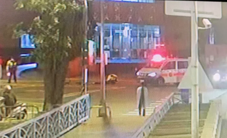 救護車到場，發現母親及嬰兒已經失去生命跡象。讀者提供