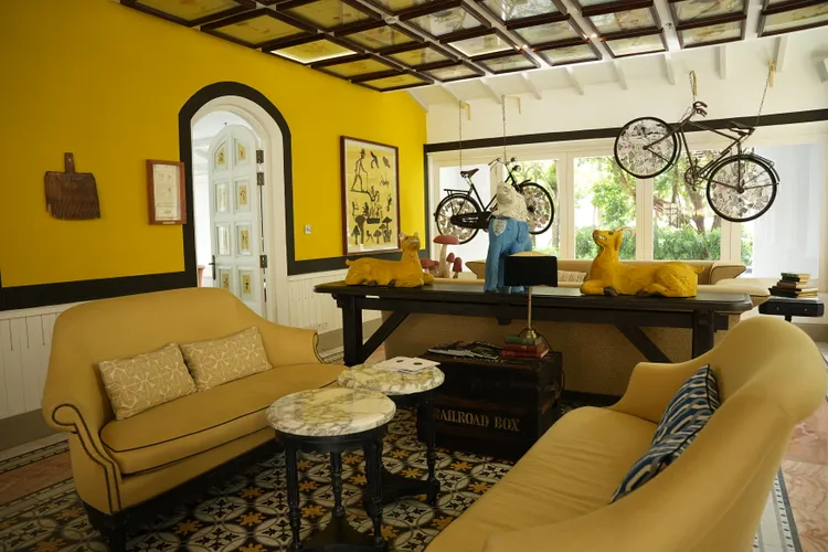 以不同學院命名的建築，每棟皆有不同的特色。黃盈甄攝