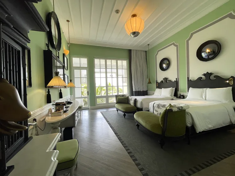 每棟建築物從外觀到內部設計皆以專屬學院風格來設計規劃。黃盈甄攝