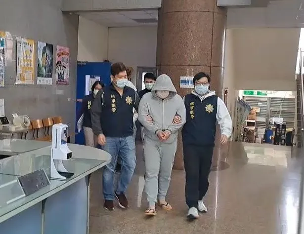 黃姓主嫌解送。八德警分局提供