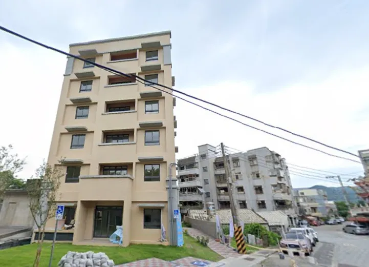 區域買盤以本地客為主，幾乎9成都是在地人。翻攝google map