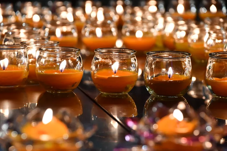 6百信眾參與點燈。彰縣府提供