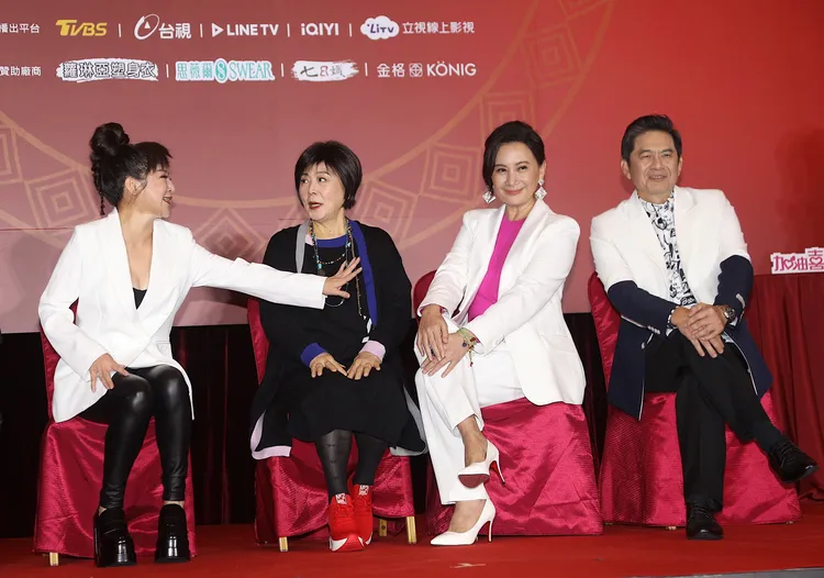 王彩樺（左起）、劉秀雯、陳亞蘭、洪都拉斯在記者會上鬥嘴。陳明中攝