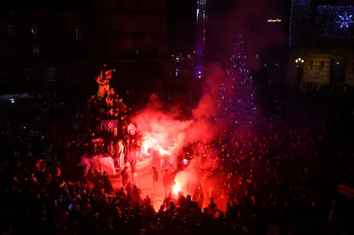 法國晉級世足決賽傳慘劇!球迷動亂14歲少年遭輾斃 警方追緝肇事駕駛中