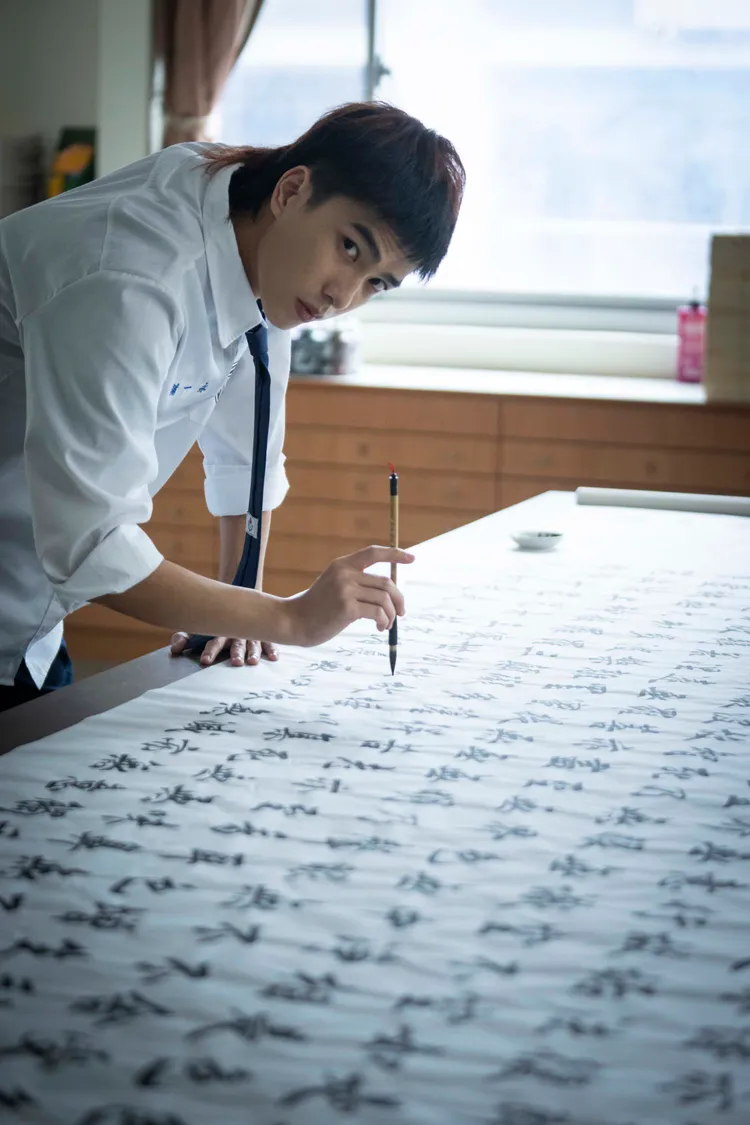 曾敬驊在片場很愛講冷笑話。愛奇藝國際站提供