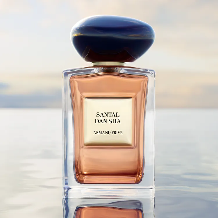 ARMANI/PRIVÉ高級訂製淡香水花園系列#東方紅木，100ml／7500元。品牌提供