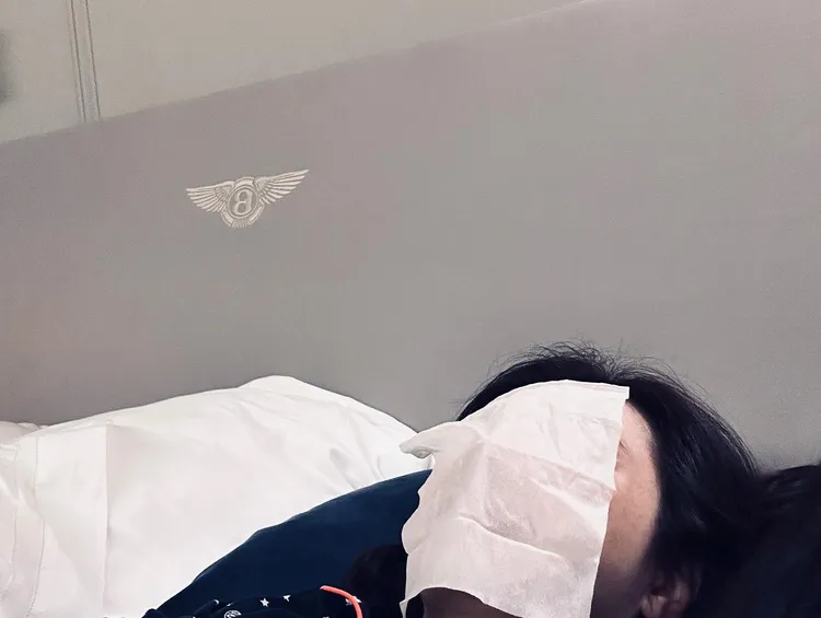 陳怡蓉很配合女兒的指令。翻攝陳怡蓉臉書