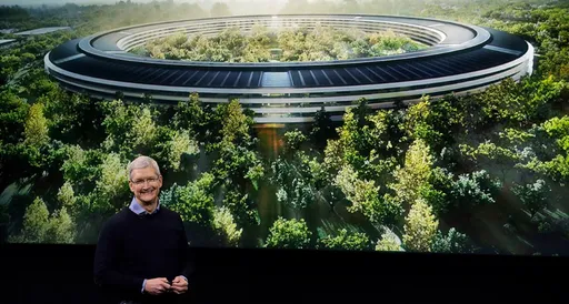 急轉彎！馬斯克謝庫克帶他參觀Apple總部　化解誤會「推特不會被下架」