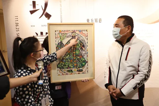 18樓市長室外的藝術展覽 侯友宜感謝藝術家積累能量築共融城市