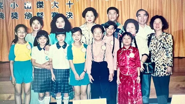 陳沂（前排左二）童年照。翻攝自陳沂臉書