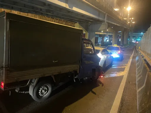 台64五股匝道3車追撞 害高架車流回堵一度成為停車場