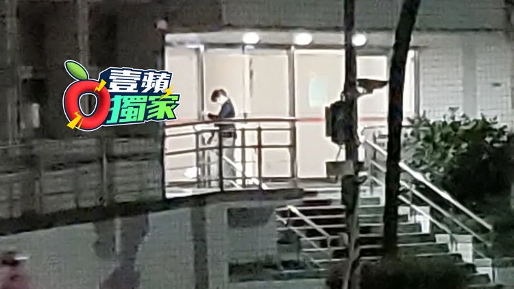 檢察官前往台北地署第二辦公室，準備偵訊黃惠玟。呂志明攝