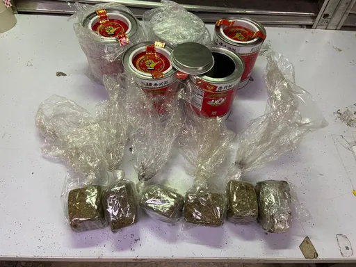 進口光碟走私搖頭丸、奶茶粉罐藏大麻花　國際郵包運毒羈押6人