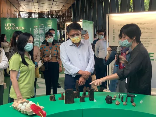 潘孟安執政八年環保成果秀資源永續 出書秀成果