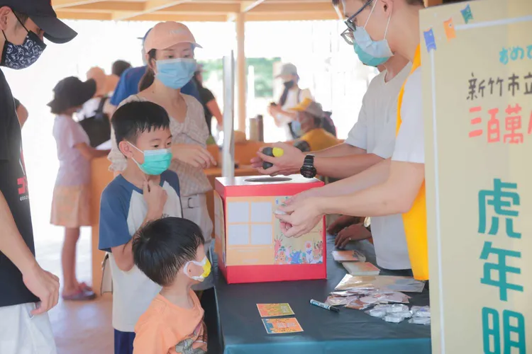 再生後的新竹動物園不只換上了全新面貌，也肩負了更多的使命，提供嶄新遊園體驗，同時也強力推廣生命教育理念。新竹市立動物園提供
