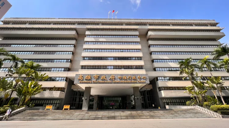 高雄市仍有3000多名老人尚未領取重陽敬老禮金，市府提醒領取期限只到這個月底。資料照片