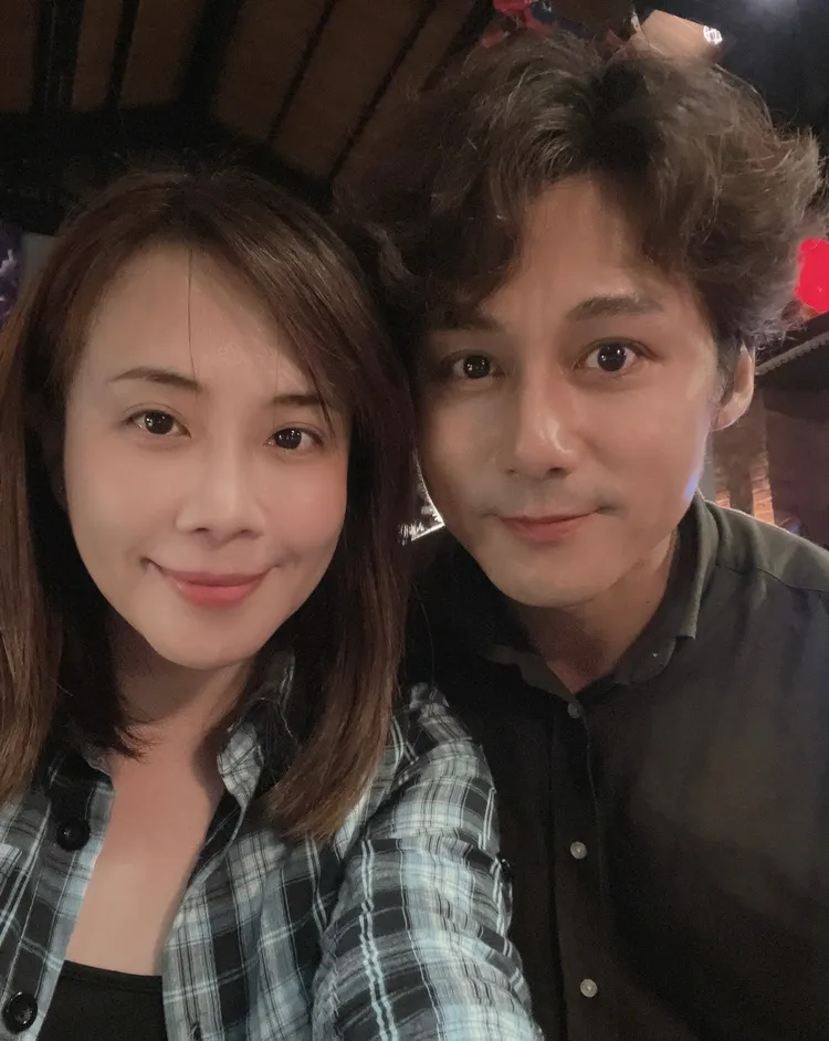 廖科溢（右）跟秦綾謙在炎亞綸演唱會自拍曬甜蜜，當時2人已登記結婚。廖科溢提供