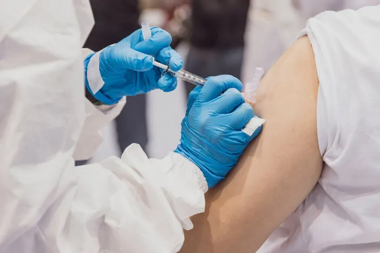 接種人類乳突病毒疫苗有助降低罹患子宮頸癌、口咽癌等癌症機會。資料照片