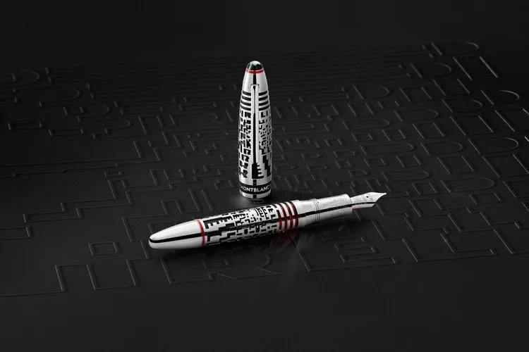 Pirelli自2019年起與德國精品萬寶龍合作，適逢其創立150周年之際，萬寶龍更為此推出了1款特殊版本的限量書寫工具。品牌提供