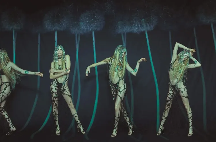 英國名模卡拉迪樂芬妮是2023年度Pirelli月曆中的其中1位繆斯。翻攝pirelli IG